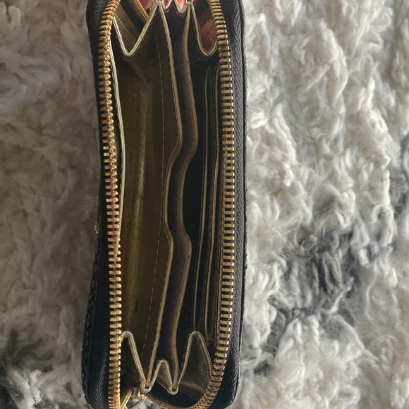 Michael Kors Wristlet - Picture 3 of 4